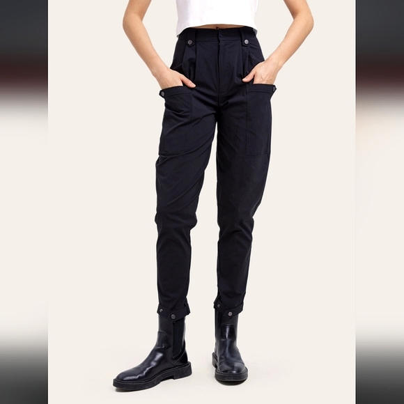 Gentle Herd Pocket Taper Cotton Blend Ankle Pants in Black - Picture 2 of 7
